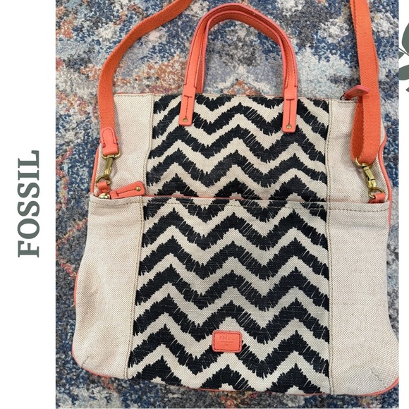 Fossil Chevron Print Canvas Tote Bag | Fold Over Convertible Crossbody Leather - Picture 4 of 10